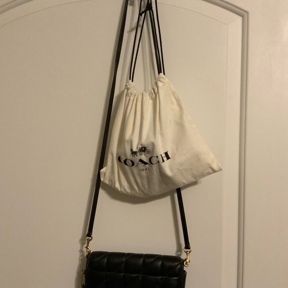 Coach Black Quilted Crossbody Bag with Gold Chain - Picture 5 of 8